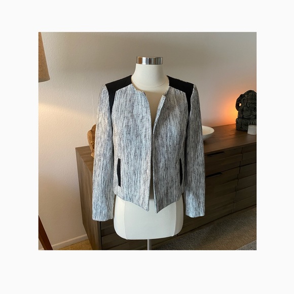 B A N A N A  R E P U B L I C :: Collarless Jacket - Picture 3 of 7